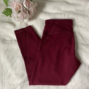 Old Navy Cropped Workout Leggings, Women’s M